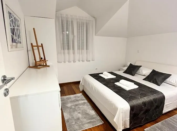 Sky - Beautiful Rooftop With Shared Pool * Split