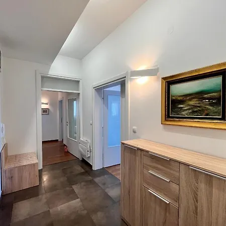 Sky - Beautiful Rooftop With Shared Pool Apartmán *