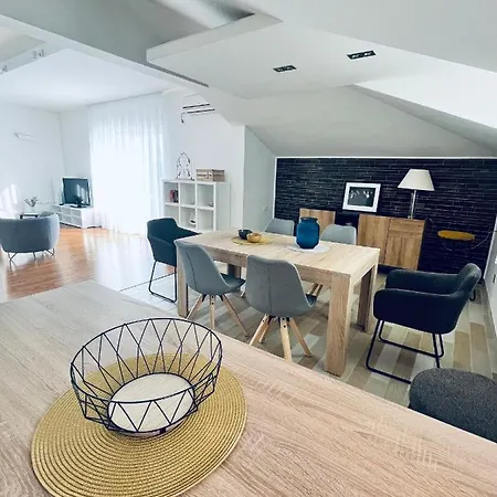 Sky - Beautiful Rooftop With Shared Pool