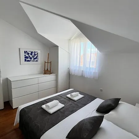 Appartement Sky - Beautiful Rooftop With Shared Pool Split