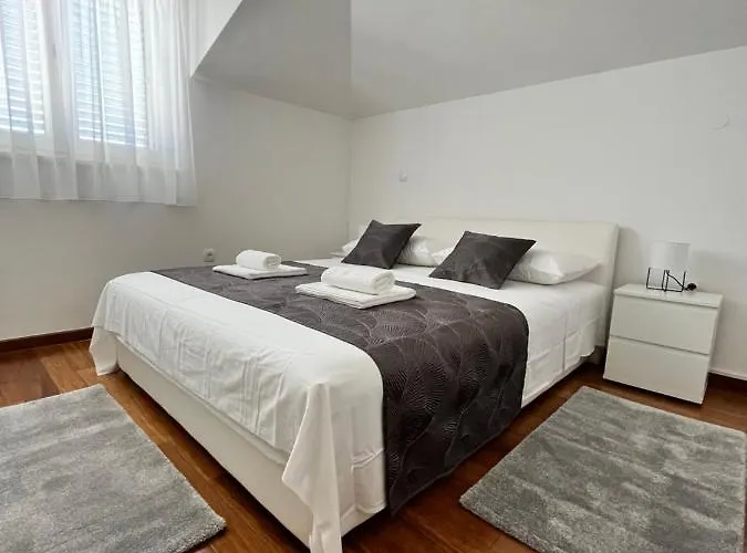Sky - Beautiful Rooftop With Shared Pool Daire Split