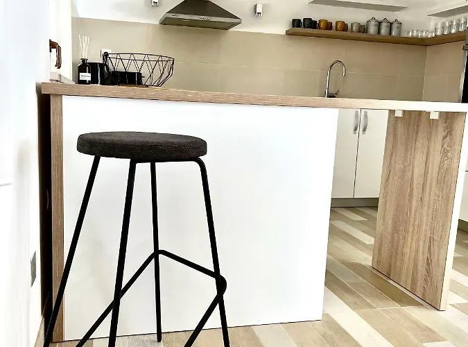 Sky - Beautiful Rooftop With Shared Pool Split