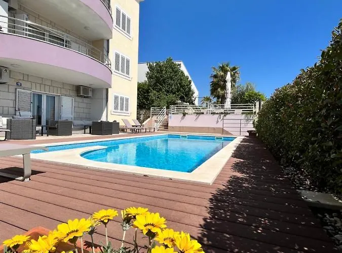 Daire Sky - Beautiful Rooftop With Shared Pool *
