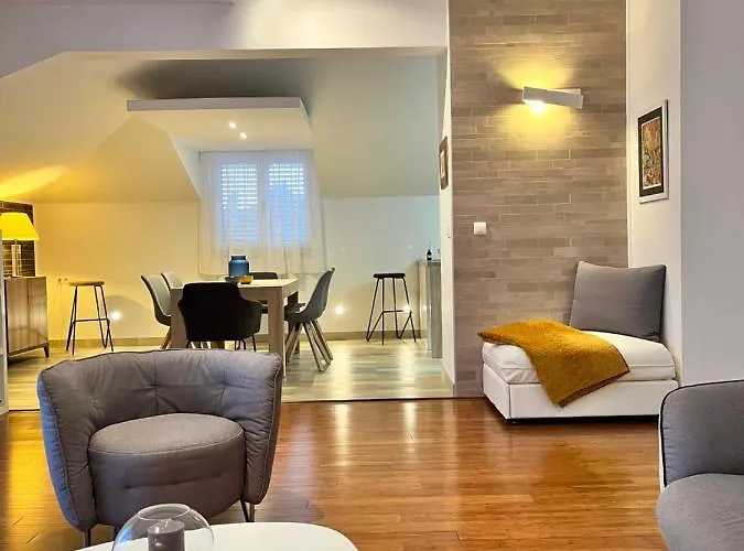 Apartament Sky - Beautiful Rooftop With Shared Pool Split