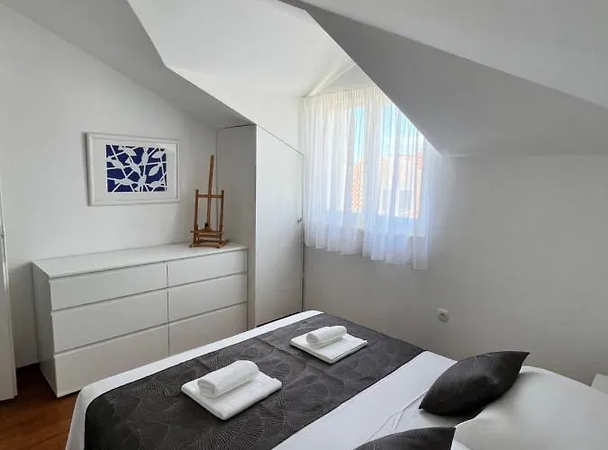 Apartmán Sky - Beautiful Rooftop With Shared Pool Split