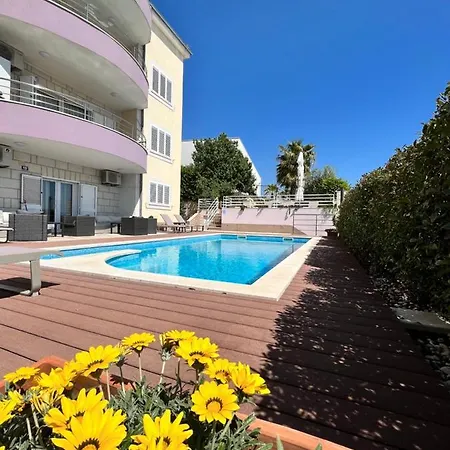 Apartment Sky - Beautiful Rooftop With Shared Pool *