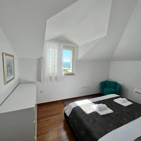 Sky - Beautiful Rooftop With Shared Pool *