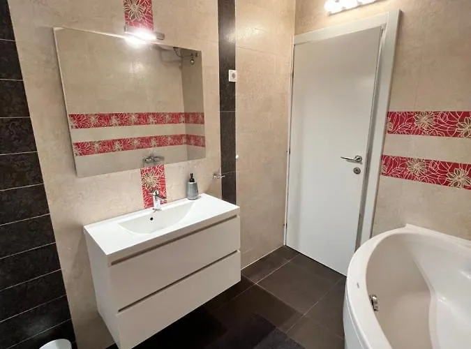 Sky - Beautiful Rooftop With Shared Pool سبليت